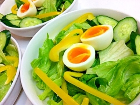 パプリカとトロトロ半熟卵の☆簡単サラダ